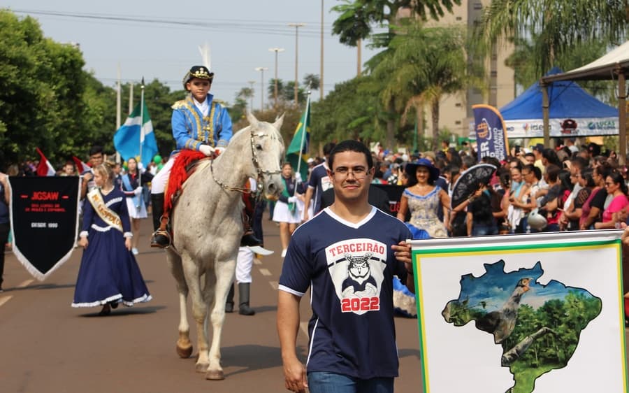 Desfile Cívico foi sucesso em Sidrolândia com presença de cerca de 10 mil pessoas