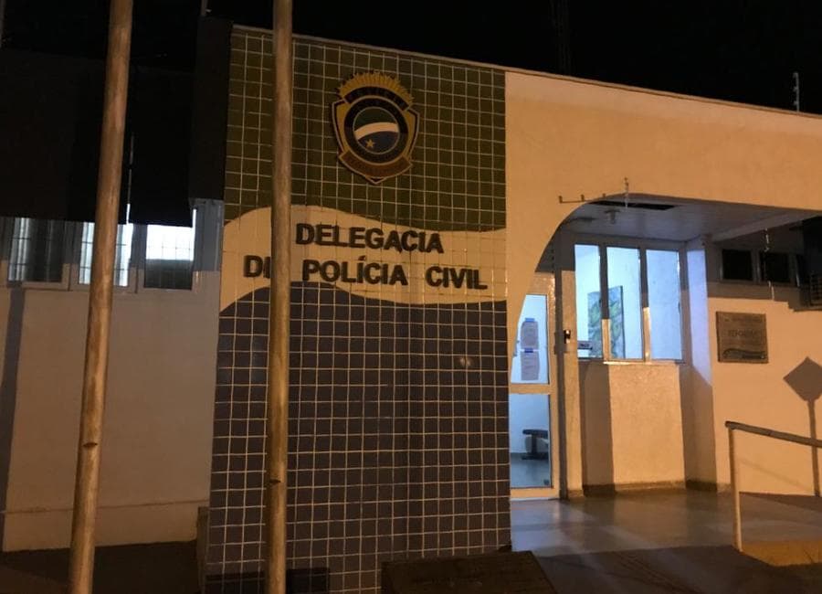Homem de 26 anos é assaltado por ladrão armado com faca no Centro
