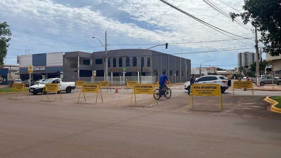 Motoristas devem ter atenção em cruzamento do semáforo em Sidrolândia