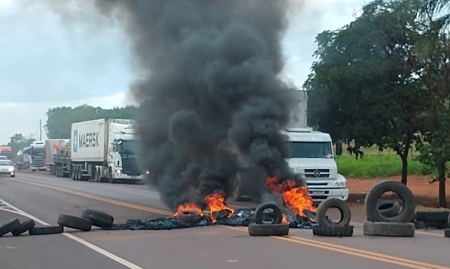Justiça Federal proíbe caminhoneiros de bloquearem rodovias em MS