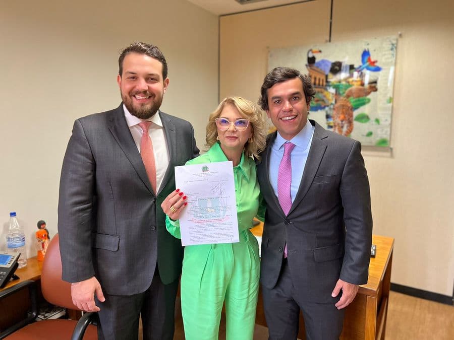 Em Brasília, prefeita viabiliza recursos para ciclovia, pontes e reforma da UPA
