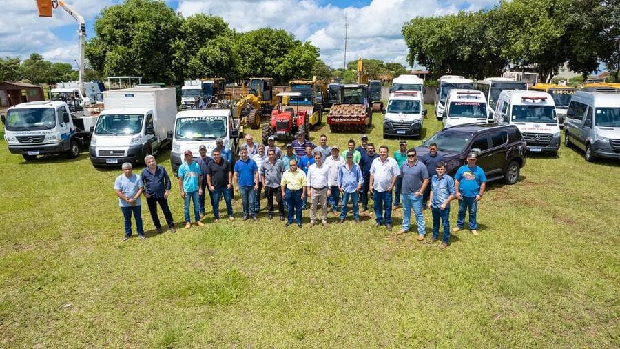 Prefeito Marcos Calderan apresenta frota de veículos e máquinas adquiridas em 2 anos