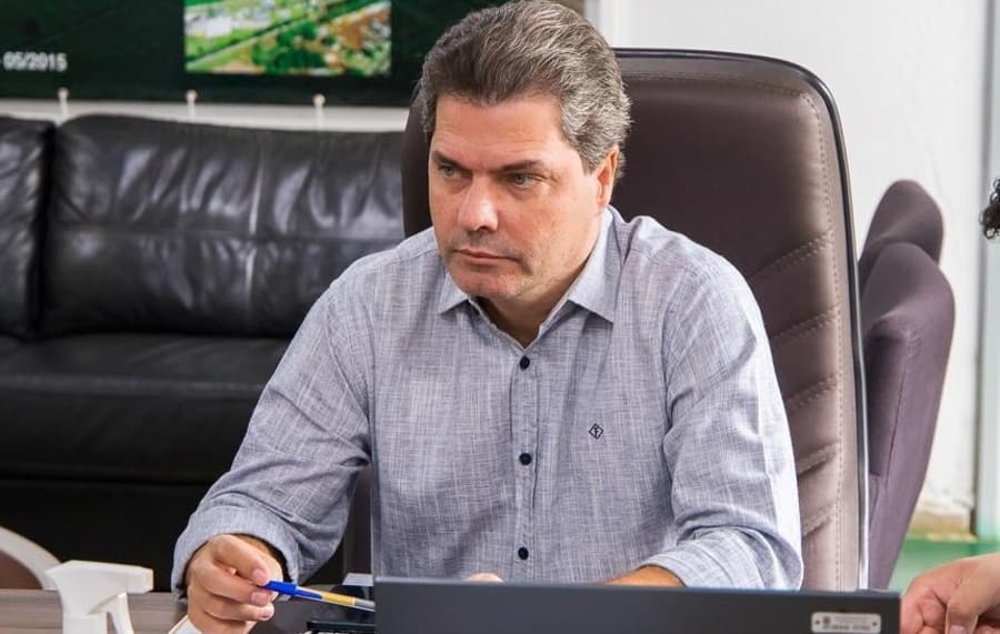 Prefeito confirma pagamento salarial de servidores com reajuste acima da média estadual