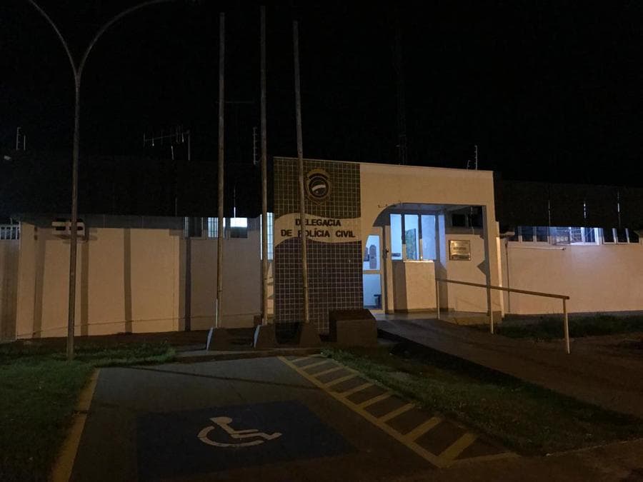 Meliantes arrombam janela de residência no Bairro Vival dos Ipês e furtam pertences