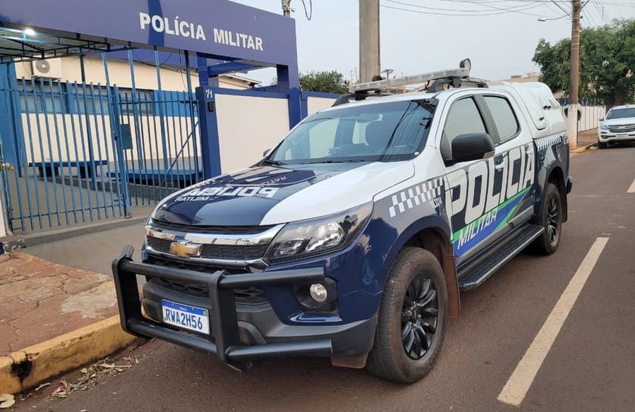 Mulher vai até a PM após ter casa incendiada e ser ameaçada de morte por ex-marido