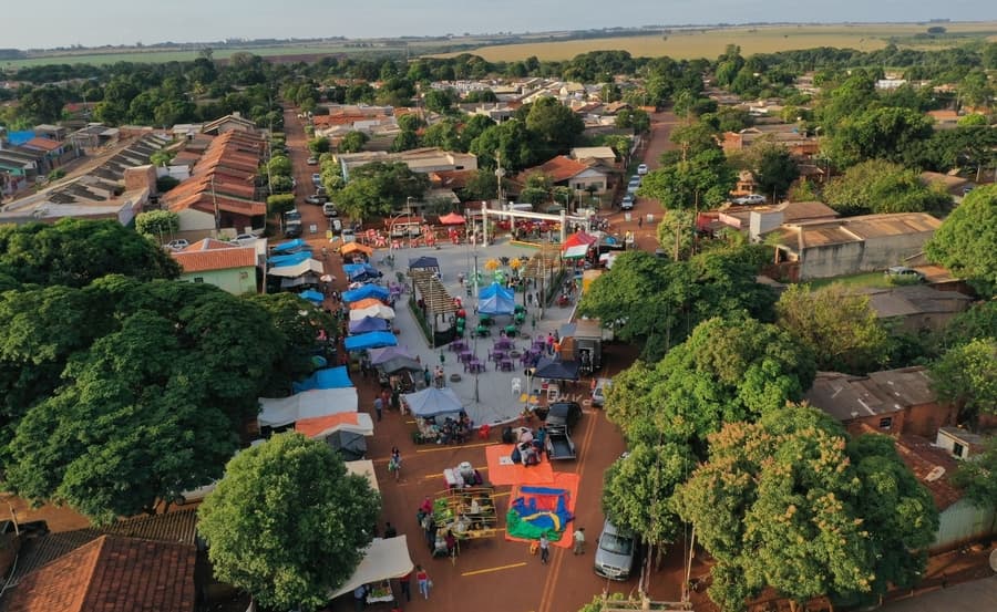 Feira de Artesanato e Agricultura Familiar movimentam a Praça Triângulo