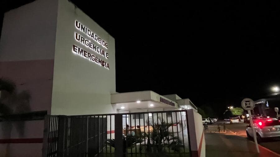 Após discutir com primo, jovem de 24 anos leva facada no rosto