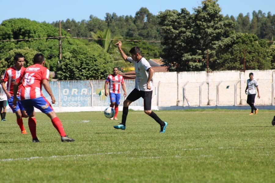 Jogos no sábado definirão finalistas do Campeonato Municipal de Futebol