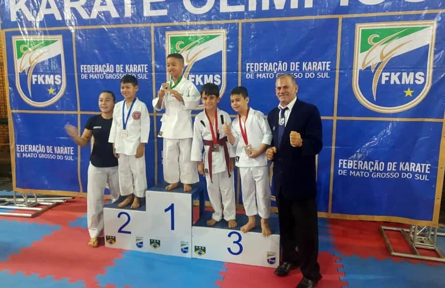 Atletas de Sidrolândia conquistaram 18 medalhas no Campeonato Estadual de Karatê
