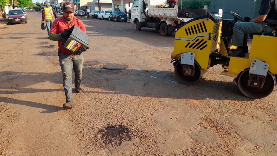 Equipes da Seinfra continuam com manutenções das vias urbanas e rurais