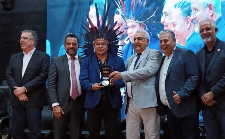 Presidente da Câmara de Sidrolândia é homenageado pela UCV/MS em Ponta Porã