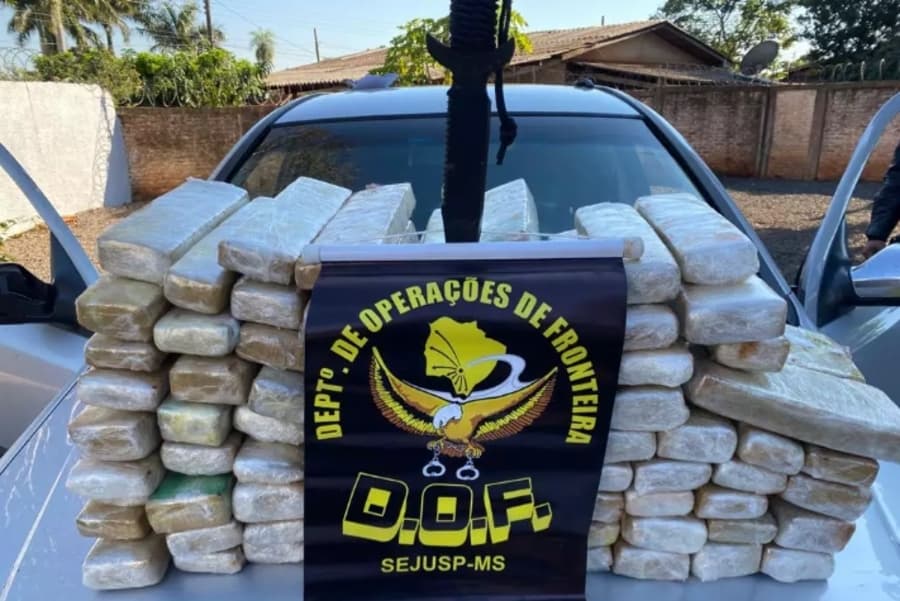 Homem é preso pelo DOF com 54 quilos de maconha em Maracaju
