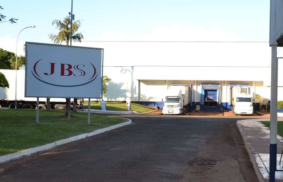 Sindaves promove manifestação em frente a JBS e cobra testagem de Covid-19