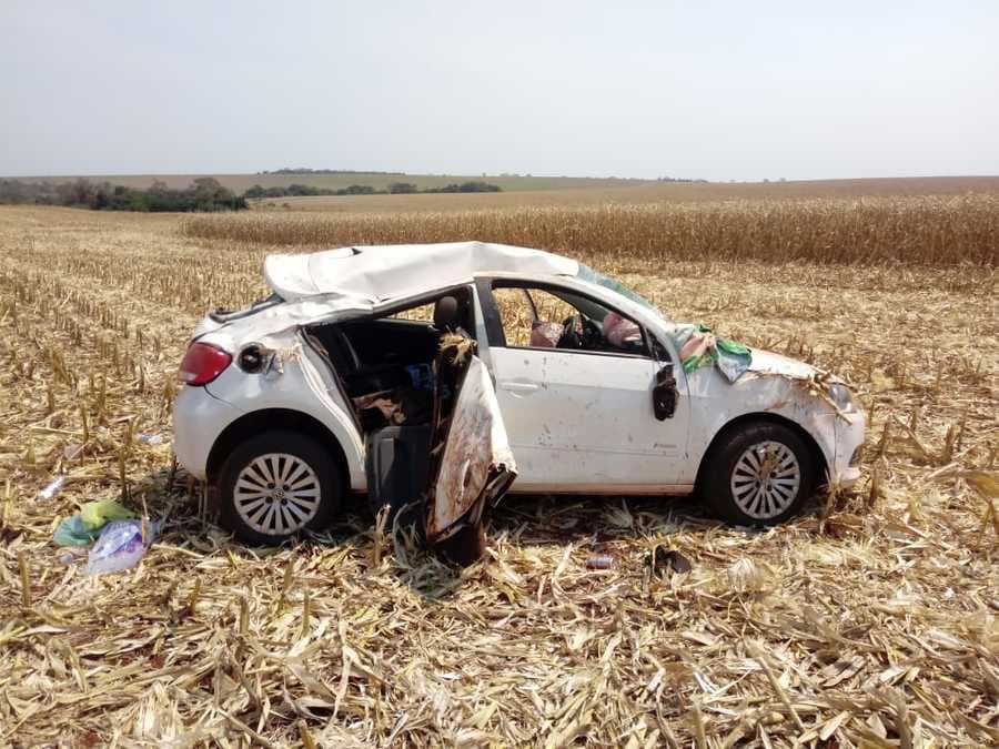 Dois ficam feridos durante capotamento na estrada da Fazenda Piana em Sidrolândia