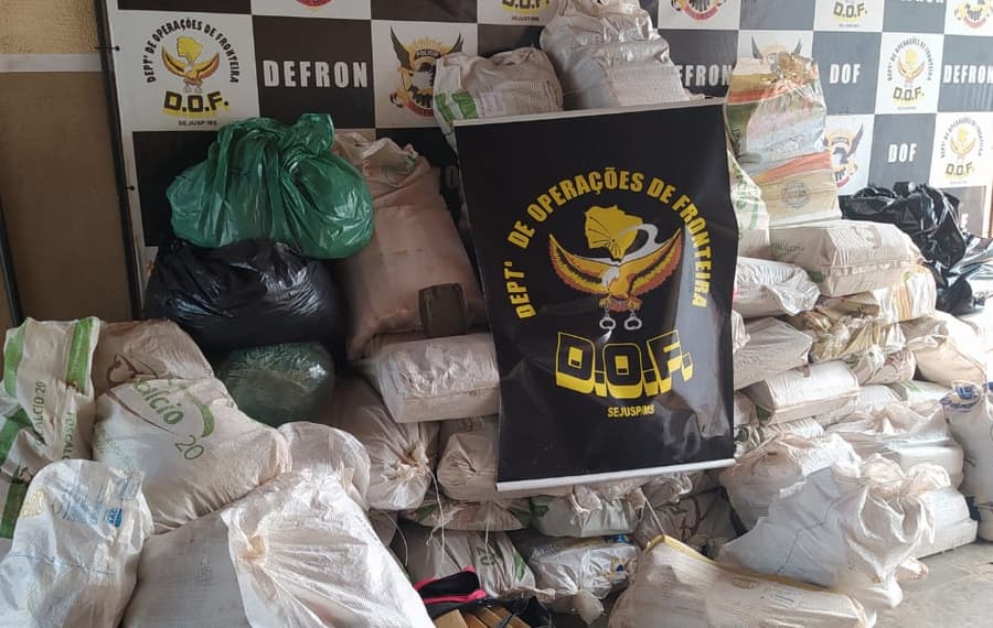 DOF apreende quatro veículos e quase 1,5 tonelada de maconha na região de Maracaju