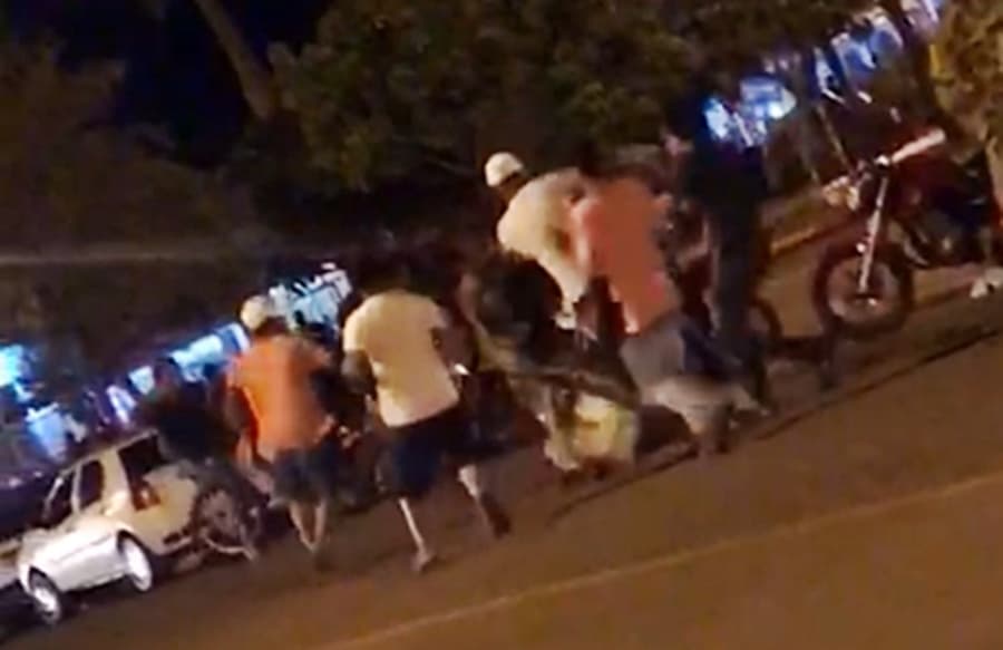 Confusão na praça central de Sidrolândia foi registrada por internauta. Veja