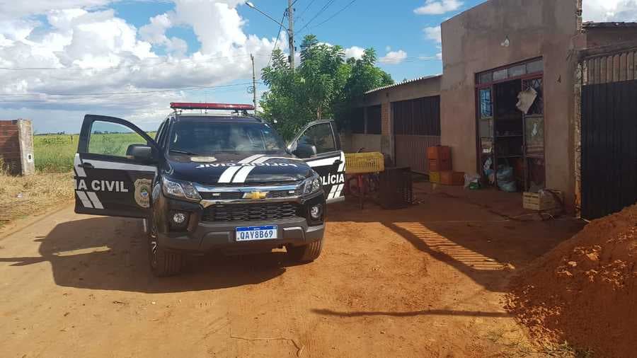 Após investigação, Polícia Civil fecha “boca de fumo” no Bairro Sidrolar e prende homem de 41 anos