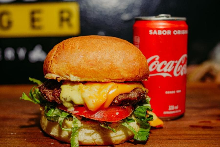 Com Hambúrguer artesanal, Joca Burguer faz sucesso com cardápio simples e saboroso