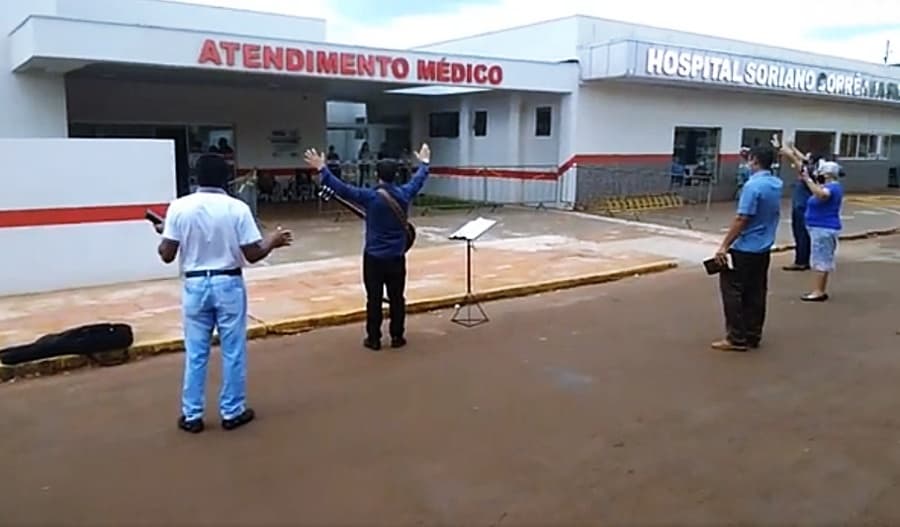 Em Maracaju, cristãos clamam a Deus por socorro e força aos profissionais da saúde
