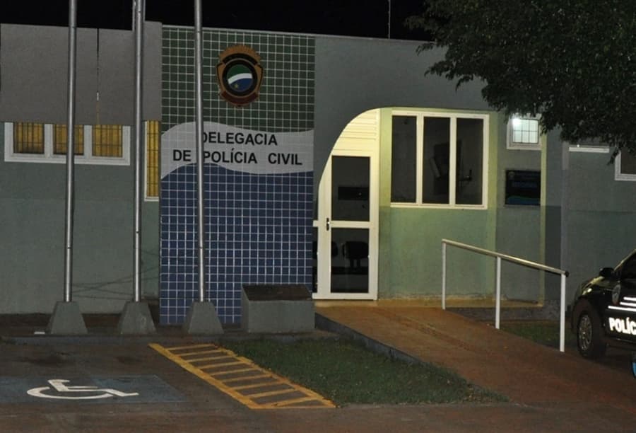 Mulher vai a Depol após ser agredida pelo marido e deixada na BR-060 com criança