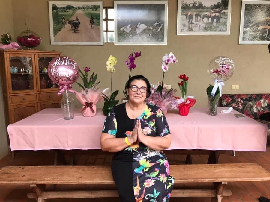 Após ficar na UTI, Rosi Fiuza vence a Covid-19 e já está em casa com a família