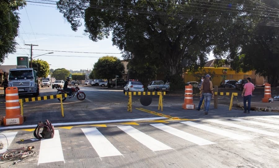 Em Maracaju, Rua Comandante Camisão recebe instalação de Traffic Calming