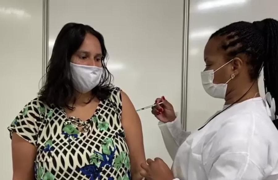 Saúde vacina com 2ª dose moradores que tomaram a 1ª da AstraZeneca