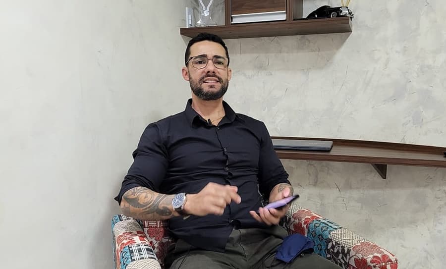 Em entrevista, Sandro abre o jogo, diz que cumpriu regimento e deixou sessão por ameaça