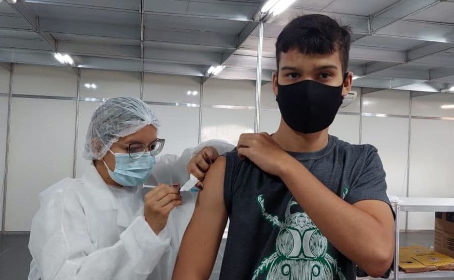 Em 24 horas, vacinação de adolescentes aumenta 73% e 1.603 jovens já receberam 1ª dose