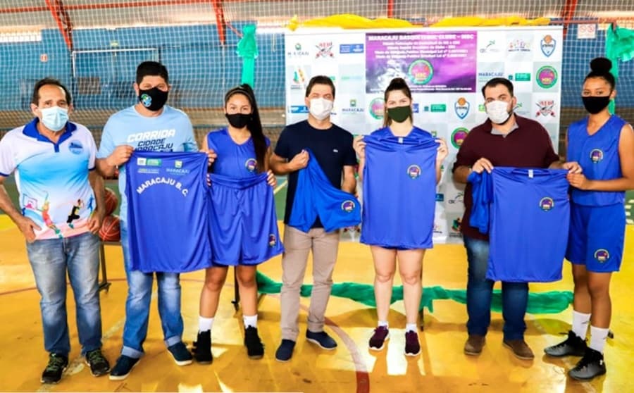 Equipe feminina do Maracaju Basquete Clube recebe novos uniformes
