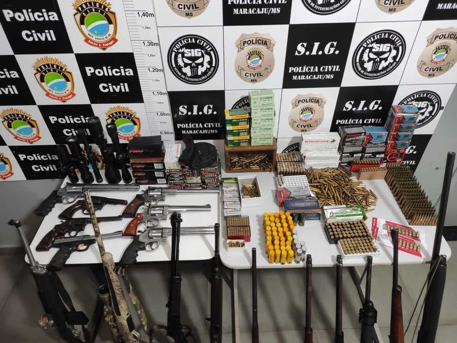 Durante mandado de busca e apreensão, Polícia Civil de Maracaju apreende arsenal