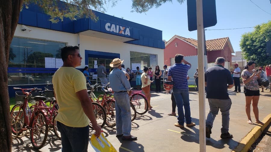 Em Maracaju, bandidos invadem Caixa Econômica Federal e tentam perfurar cofre
