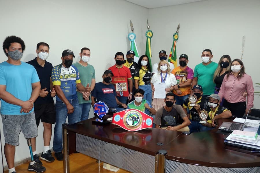 Prefeita anuncia criação do " bolsa-atleta" que será implantado em 2022