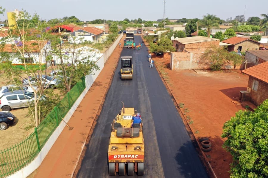Prefeitura refaz asfalto em trecho da Rua Naburo Morikawa e vai recapear mais 2 ruas