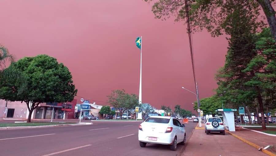 Frente fria traz mais chuvas e possibilidade de novo temporal de terra no fim de semana