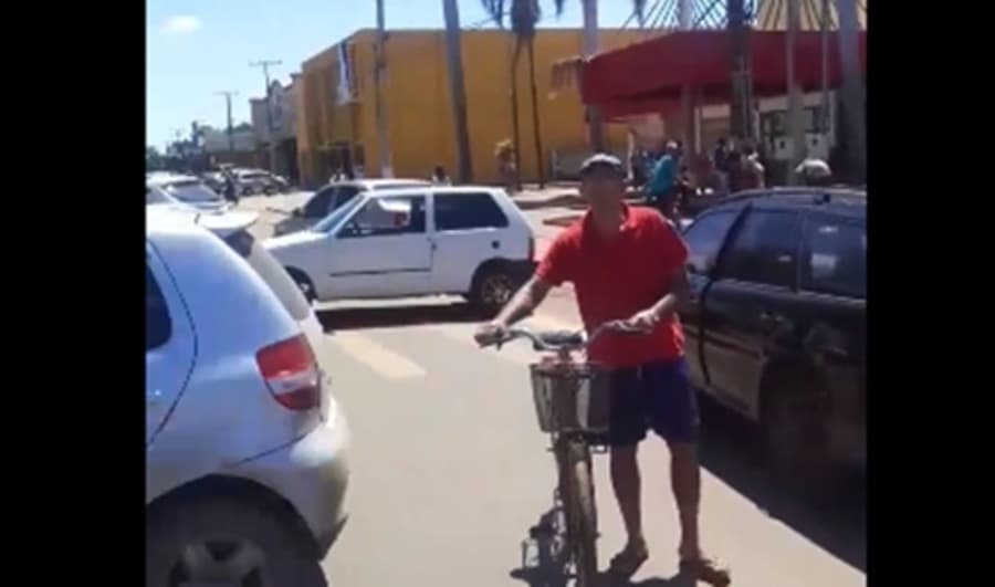 Moradores bloquearam Avenida Dorvalino dos Santos em protesto contra Energisa