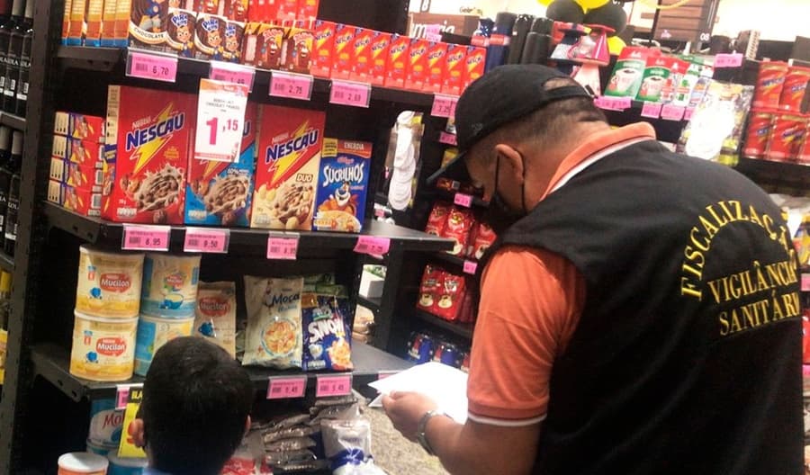 Por determinação da Anvisa, Vigilância Sanitária faz fiscalização em Supermercados