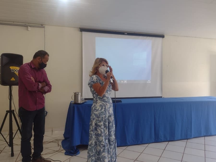 Prefeita apresenta projeto de revitalização da Praça Triângulo para os feirantes