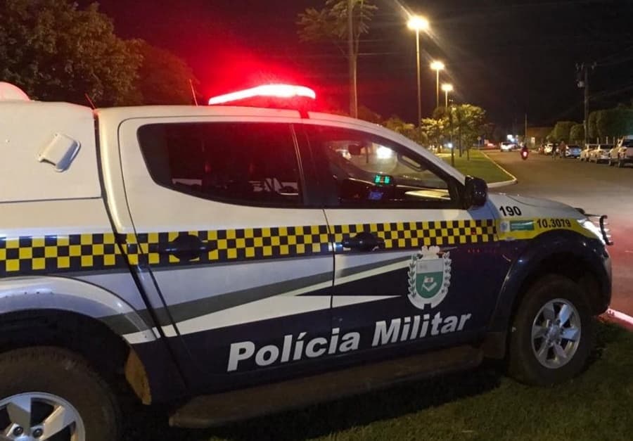 Durante ocorrência de som alto, homem é preso após desacatar e ameaçar PMs