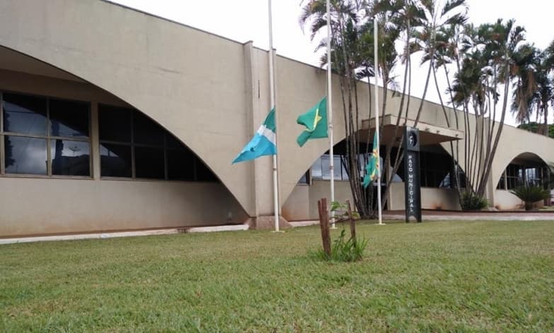 Prefeitura decreta luto e suspende expediente após morte de servidores