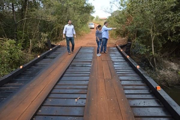 Prefeitura Municipal inaugura reforma de três pontes em assentamentos
