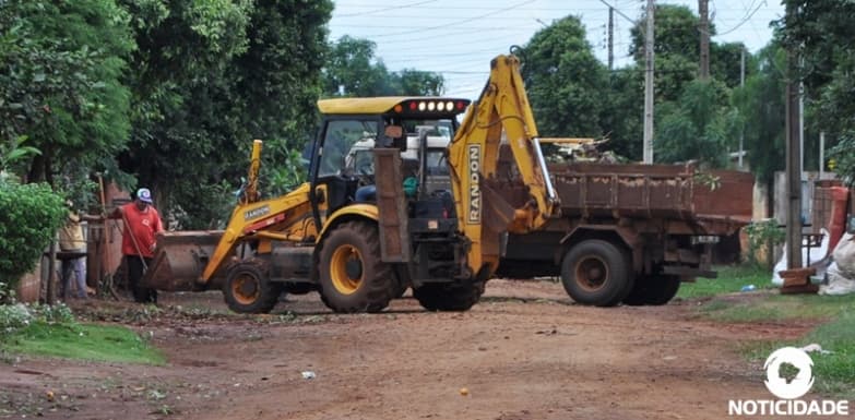 Secretaria de Infraestrutura dá início a mutirão de limpeza nos bairros do município