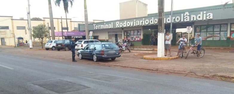 Polícia Militar realiza blitz com reforço do efetivo em vários pontos da cidade