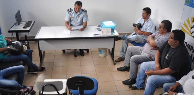Comandante da PM orienta donos de estabelecimentos a se adequarem a lei