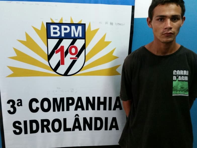 Meliante tenta roubar celular de menina e acaba flagrado pela PM