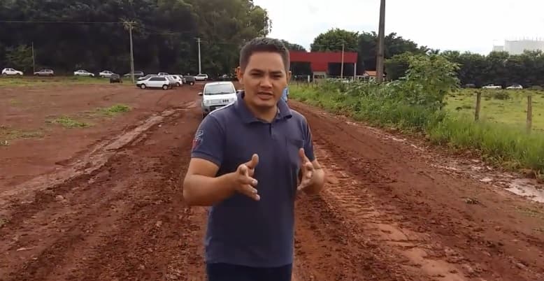Vereador pede e prefeitura vai cascalhar Rua que liga o frigorífico Balbinos