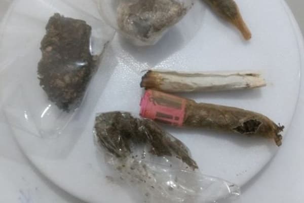 Adolescentes são apreendidos com porção de maconha durante operação