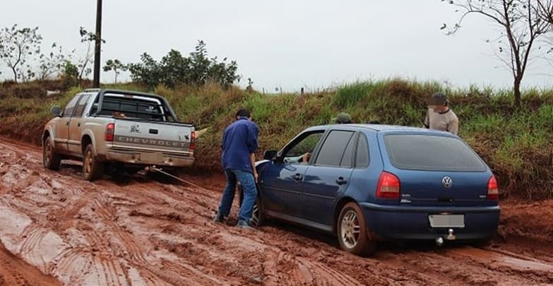 Excesso de chuva prejudica trafegabilidade na área rural em Sidrolândia