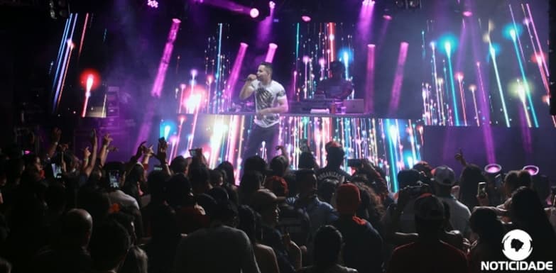Jerry Smith se apresenta em Maracaju com show atrasado em quatro horas