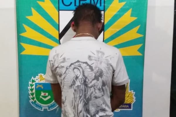 Adolescente é apreendido em flagrante pela PM após furtar motocicleta